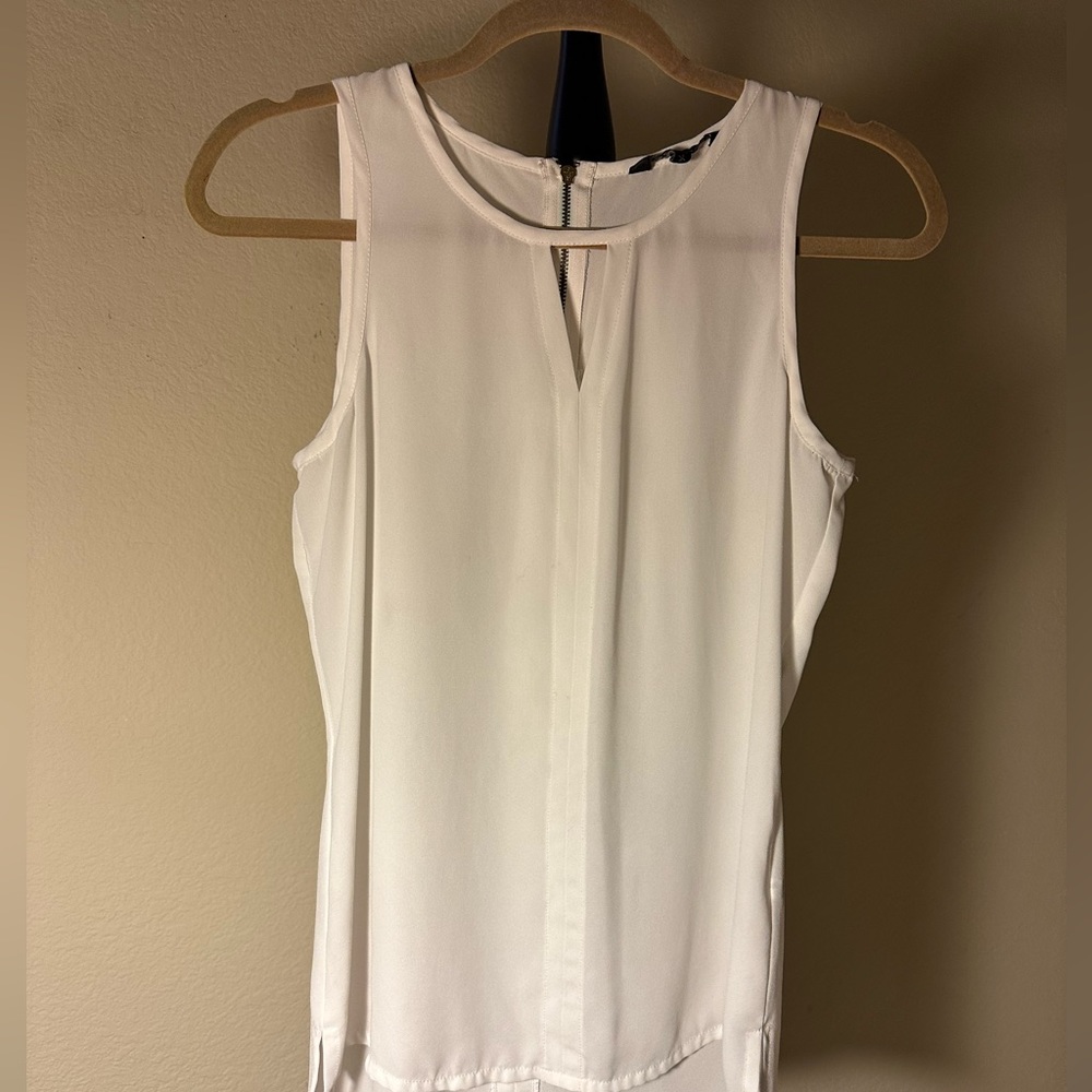 Express Sleeveless Top Shell/Tank Blouse Size:Small Color:Off White/cream